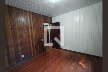 Casa à venda com 3 quartos, 339m² em Piratininga, Niterói