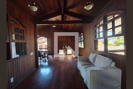 Casa à venda com 3 quartos, 339m² em Piratininga, Niterói