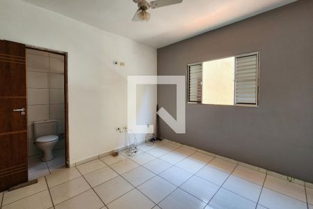 Suíte 1 de casa para alugar com 2 quartos, 100m² em Jardim Calux, São Bernardo do Campo