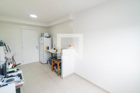 Sala/Cozinha de kitnet/studio à venda com 1 quarto, 28m² em Jardim Itacolomi, São Paulo