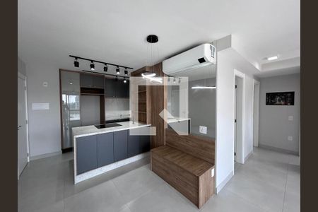 Sala  de apartamento para alugar com 2 quartos, 71m² em Santo Amaro, São Paulo