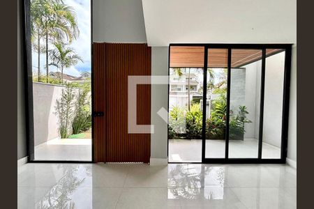 Casa à venda com 4 quartos, 360m² em Barra da Tijuca, Rio de Janeiro