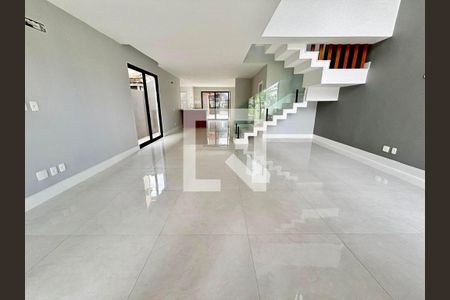 Casa à venda com 4 quartos, 360m² em Barra da Tijuca, Rio de Janeiro