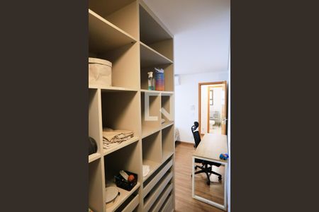 Closet da suíte de apartamento para alugar com 2 quartos, 140m² em Lourdes, Belo Horizonte