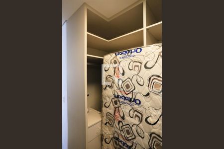 Closet da suíte de apartamento para alugar com 2 quartos, 140m² em Lourdes, Belo Horizonte