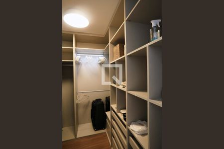 Closet da suíte de apartamento para alugar com 2 quartos, 140m² em Lourdes, Belo Horizonte