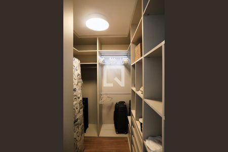 Closet da suíte de apartamento para alugar com 2 quartos, 140m² em Lourdes, Belo Horizonte
