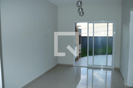 Casa de Condomínio para alugar com 3 quartos, 140m² em Jardim Rebelato, Cotia