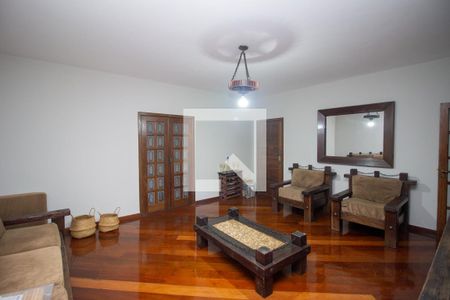 sala 1 de casa para alugar com 4 quartos, 224m² em Nacional, Contagem
