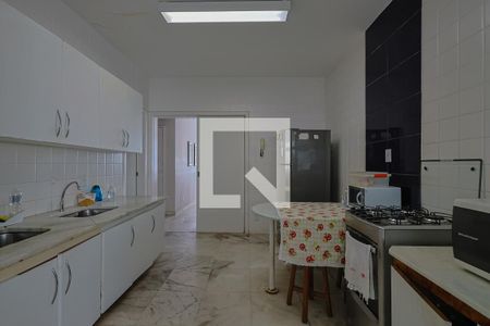 Apartamento à venda com 4 quartos, 200m² em Lourdes, Belo Horizonte