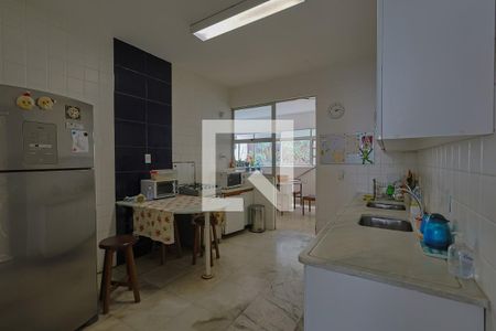 Apartamento à venda com 4 quartos, 200m² em Lourdes, Belo Horizonte