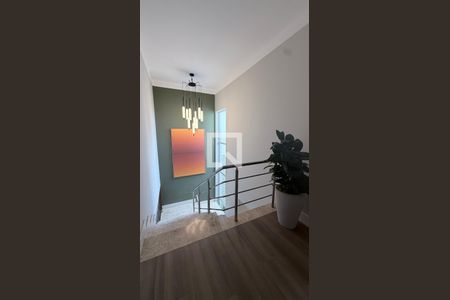 Escada de casa de condomínio para alugar com 3 quartos, 278m² em Swiss Park, Campinas