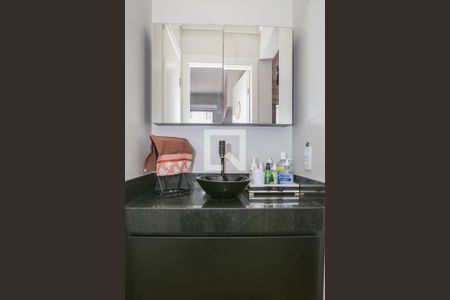 Banheiro de apartamento à venda com 1 quarto, 29m² em Barra Funda, São Paulo