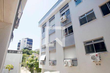 Sala Vista de apartamento para alugar com 2 quartos, 71m² em Higienópolis, Porto Alegre