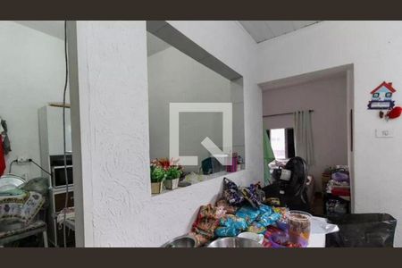 Casa à venda com 4 quartos, 150m² em Vila Santo Estefano, São Paulo