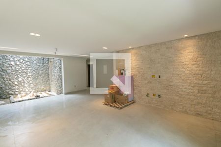 Casa à venda com 4 quartos, 360m² em Santa Rosa, Belo Horizonte