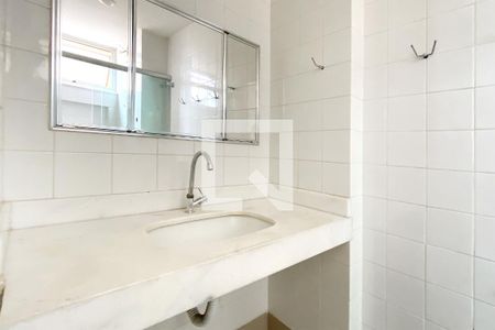Banheiro da Suíte 1 de apartamento para alugar com 2 quartos, 95m² em Santo Antônio, Belo Horizonte
