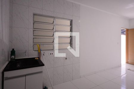 Cozinha/Área de Serviço de casa para alugar com 1 quarto, 76m² em Parque Bristol, São Paulo