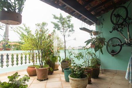 Casa à venda com 3 quartos, 172m² em Jardim Santa Emilia, São Paulo