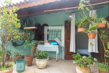 Casa à venda com 3 quartos, 172m² em Jardim Santa Emilia, São Paulo