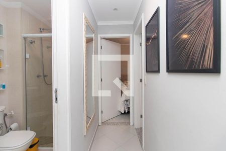 Corredor dos Quartos de apartamento à venda com 2 quartos, 53m² em Vila Leonor, São Paulo