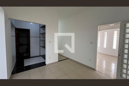 Casa para alugar com 5 quartos, 275m² em Jardim Chapadão, Campinas