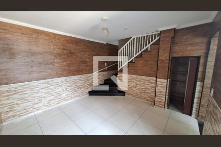 Casa para alugar com 2 quartos, 170m² em Parque Maria Helena, Suzano