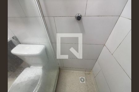 Banheiro de casa de condomínio para alugar com 1 quarto, 45m² em Anil, Rio de Janeiro