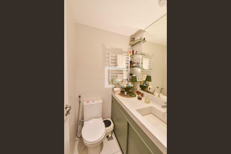 Banheiro de kitnet/studio à venda com 1 quarto, 27m² em Vila Mariana, São Paulo