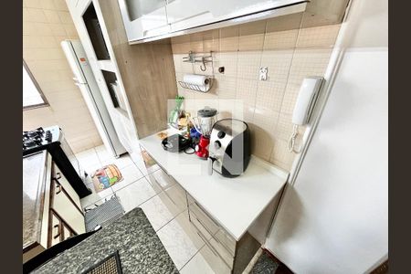 Cozinha de apartamento à venda com 2 quartos, 60m² em Parque Peruche, São Paulo