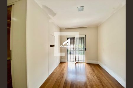 Casa à venda com 3 quartos, 360m² em Vila Nova Conceição, São Paulo