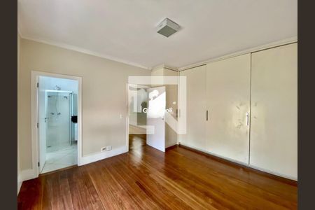 Casa à venda com 3 quartos, 360m² em Vila Nova Conceição, São Paulo