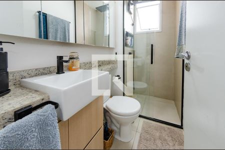 Banheiro suíte de apartamento à venda com 2 quartos, 58m² em Nova Suíça, Belo Horizonte