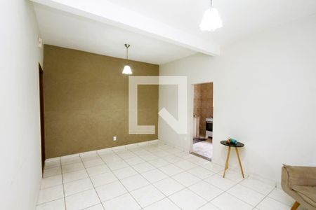 Sala de casa à venda com 5 quartos, 156m² em Bonfim, Belo Horizonte