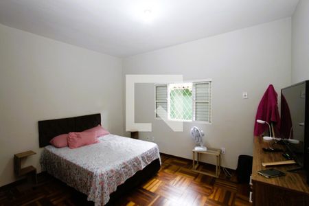 Quarto 1 de casa à venda com 5 quartos, 156m² em Bonfim, Belo Horizonte