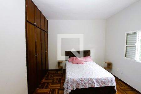 Quarto 1 de casa à venda com 5 quartos, 156m² em Bonfim, Belo Horizonte