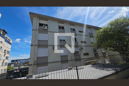 Fachada do bloco de apartamento para alugar com 3 quartos, 69m² em Vila Ipiranga, Porto Alegre