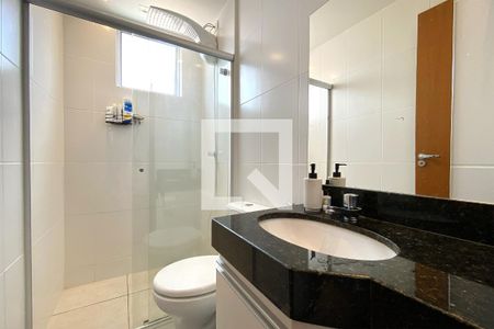 Banheiro da Suíte 1 de apartamento à venda com 3 quartos, 88m² em Sagrada Família, Belo Horizonte