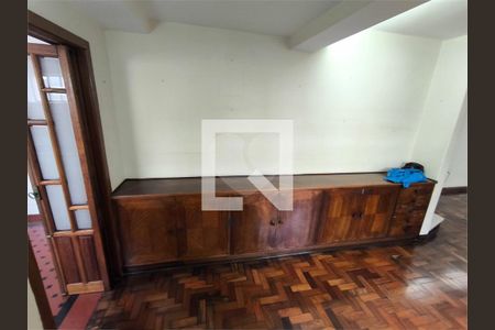 Casa à venda com 5 quartos, 142m² em Jardim Trussardi, São Paulo