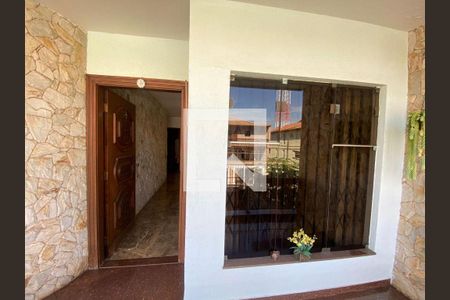 Casa à venda com 3 quartos, 178m² em Jardim Piqueroby, São Paulo