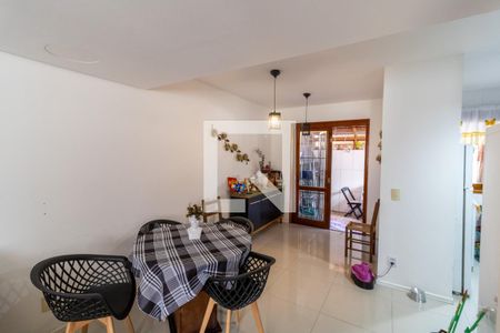 Sala de casa de condomínio à venda com 3 quartos, 99m² em Espírito Santo, Porto Alegre