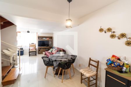 Sala de casa de condomínio à venda com 3 quartos, 99m² em Espírito Santo, Porto Alegre