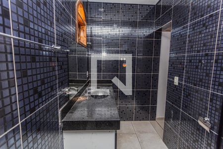 Banheiro da Suíte de casa para alugar com 2 quartos, 240m² em Sagrada Família, Belo Horizonte