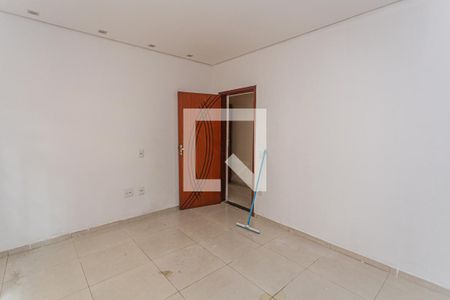 Suíte de casa para alugar com 2 quartos, 240m² em Sagrada Família, Belo Horizonte