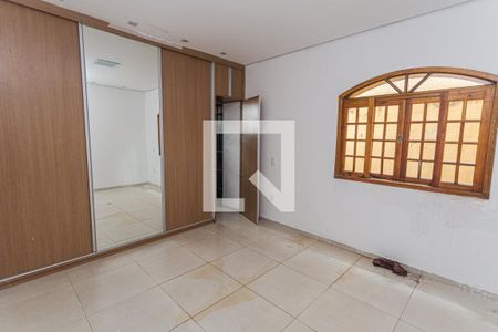 Suíte de casa para alugar com 2 quartos, 240m² em Sagrada Família, Belo Horizonte