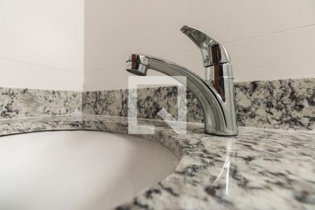 Banheiro  de kitnet/studio para alugar com 1 quarto, 18m² em Vila Esperança, São Paulo