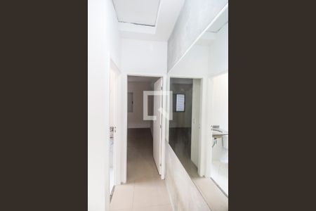 Corredor de casa de condomínio para alugar com 2 quartos, 115m² em Jardim California, Barueri