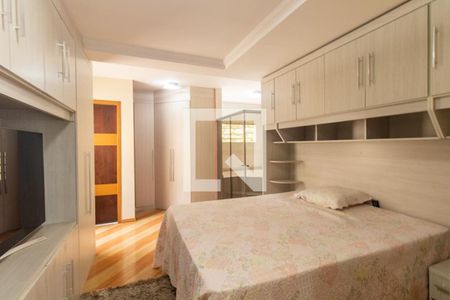 Quarto 1 Suite 1 de casa para alugar com 3 quartos, 105m² em Novo Mundo, Curitiba