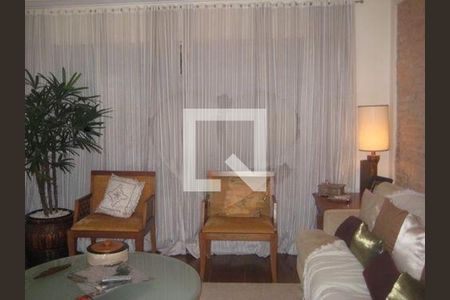Casa à venda com 3 quartos, 205m² em Vila Firmiano Pinto, São Paulo