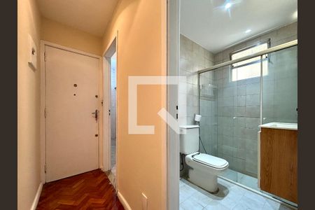 Banheiro social de apartamento para alugar com 1 quarto, 50m² em Copacabana, Rio de Janeiro